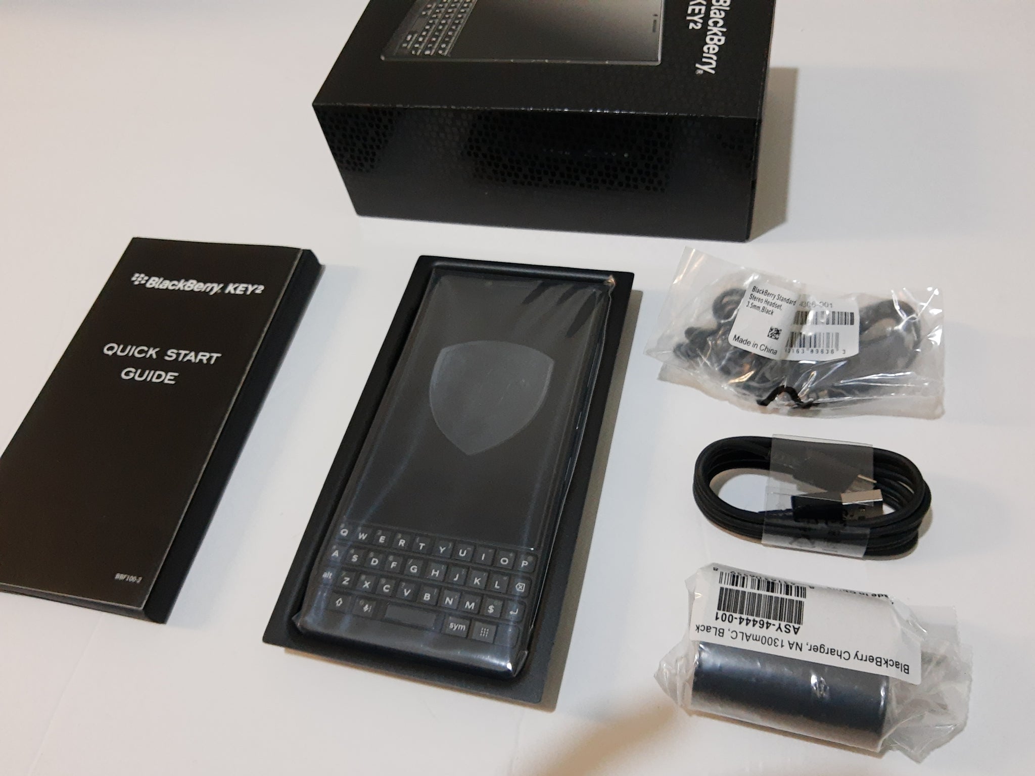 BlackBerry KEY2 BBF100-1 本体 Blackberry KEY2 (BBF100-1) 64/128GB Factory Unlocked